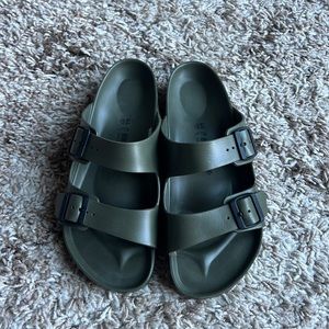 Men’s green Birkenstock Arizona EVA size 44 NWT
